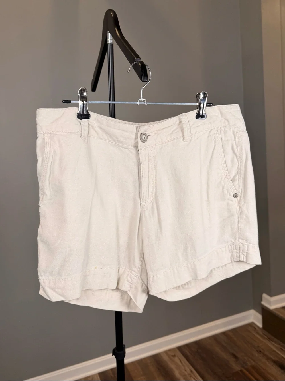 Sonoma Linen Blend Beige Shorts Women’s Size 4 Short Casual Beach Summer Pockets